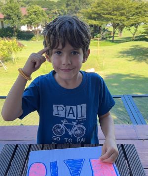 boy-thinking-DOkMGxx7